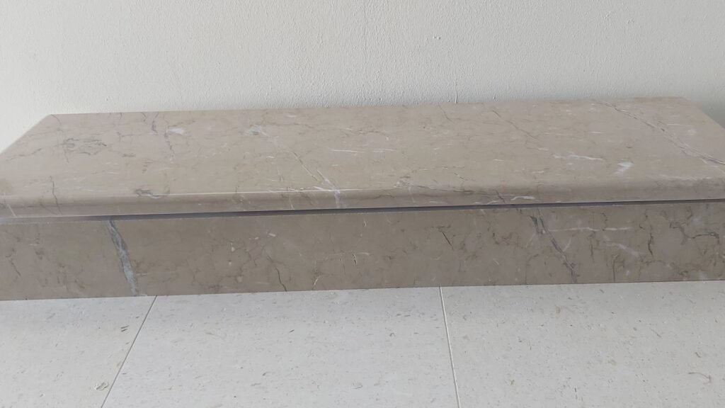 Fugiranje kamena: alat, materijal i postupak za spojnice koje ne pucaju